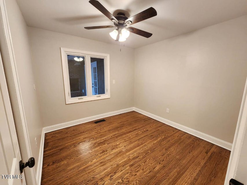 Photo #6: 524 Haven Drive