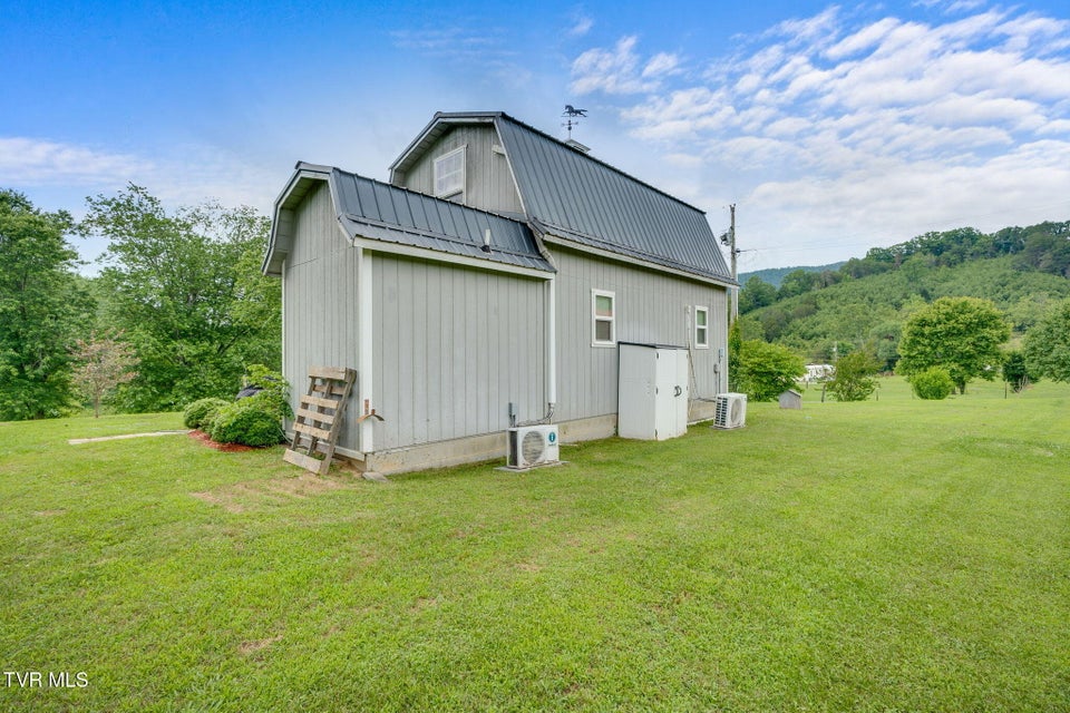 Photo #16: 935 Adams Lane