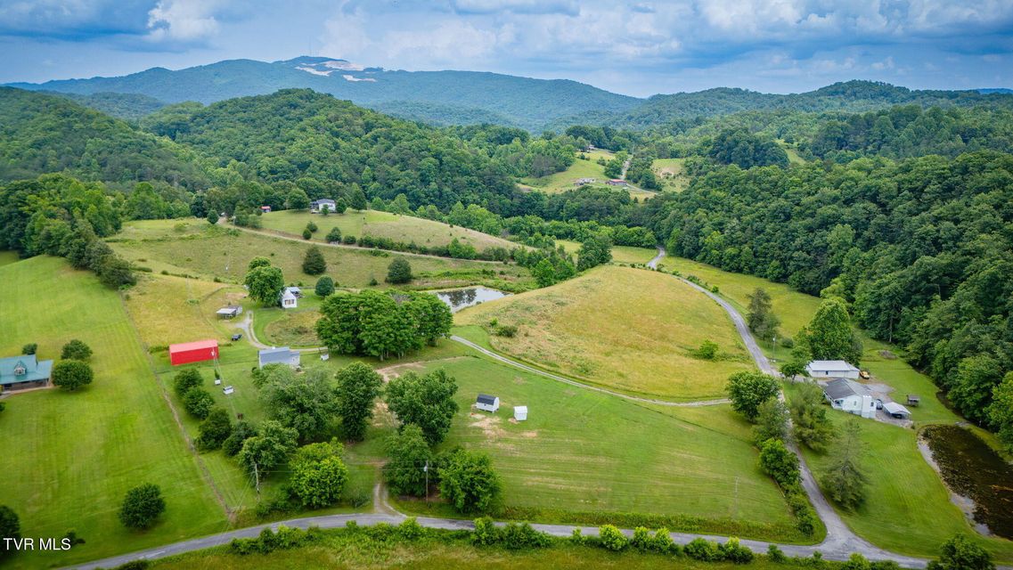 Photo #25: 935 Adams Lane