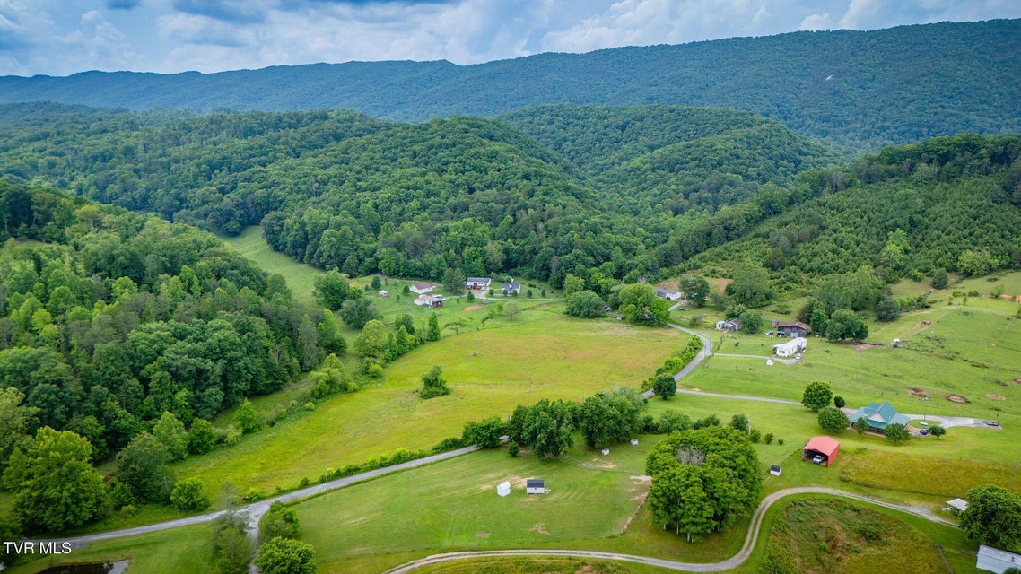 Photo #27: 935 Adams Lane