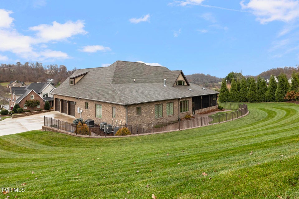 Photo #53: 99 Hayfield Drive