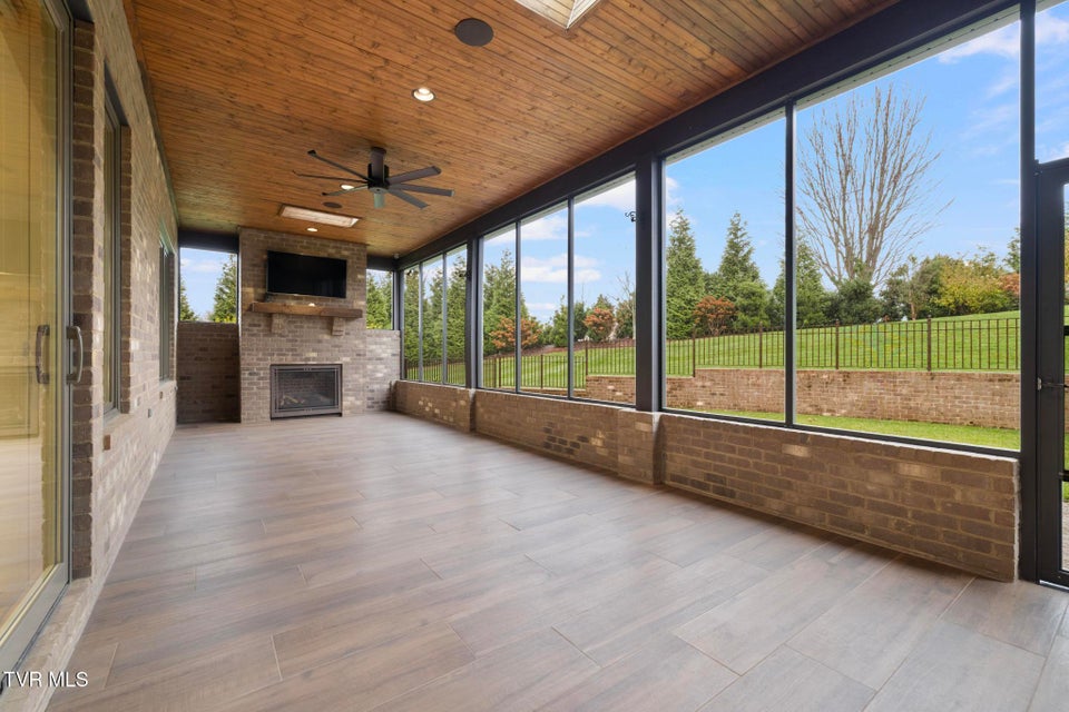 Photo #27: 99 Hayfield Drive