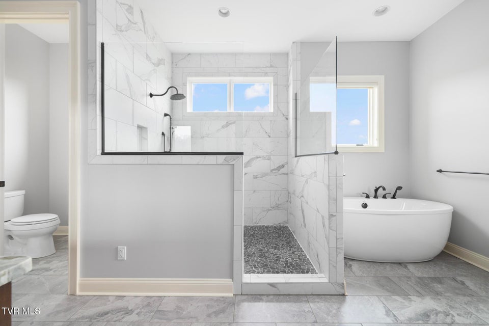 Photo #34: 99 Hayfield Drive