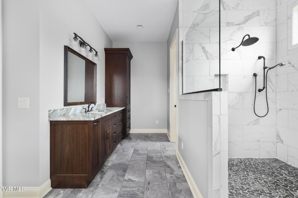 Photo #37: 99 Hayfield Drive