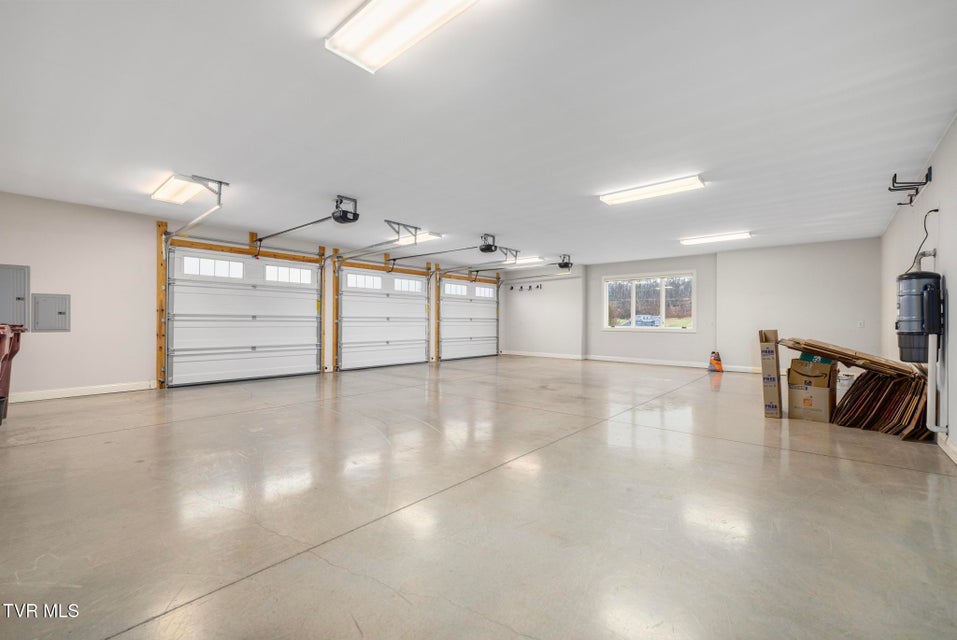 Photo #51: 99 Hayfield Drive