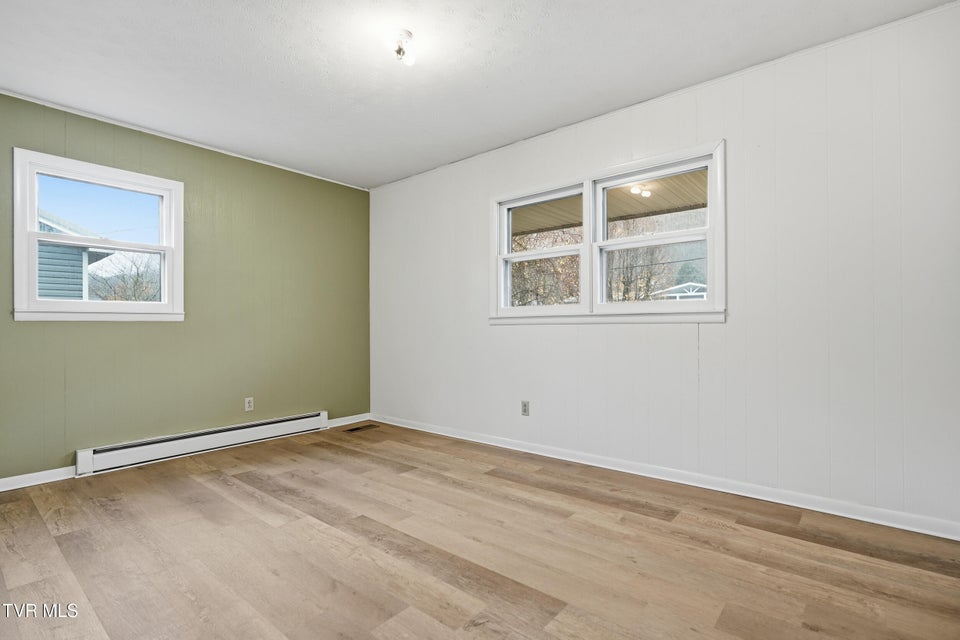 Photo #17: 2222 3rd Avenue