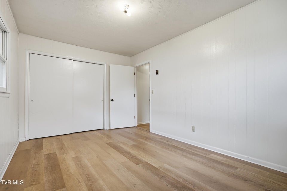 Photo #18: 2222 3rd Avenue