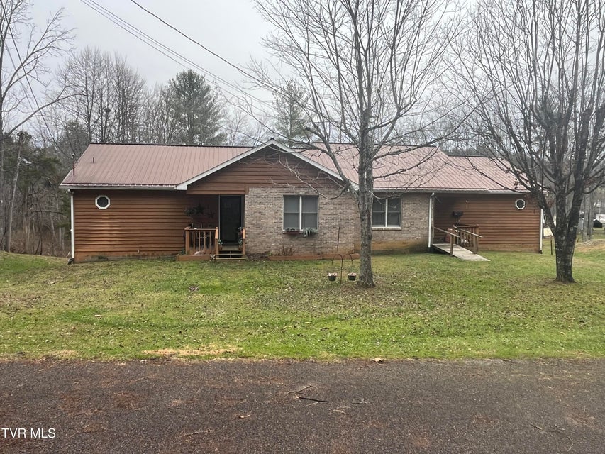 Photo #2: 200 Rock Cliff Avenue