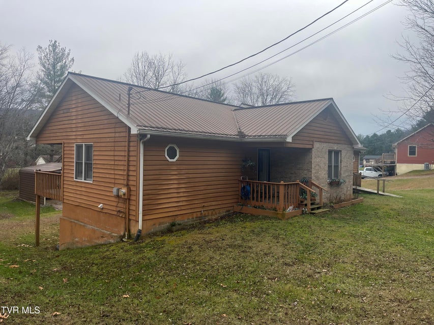 Photo #4: 200 Rock Cliff Avenue