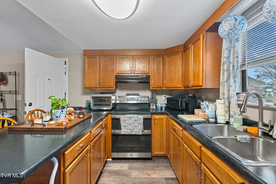 Photo #27: 740 Sunnyside Road