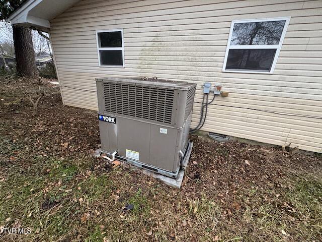 Photo #5: 210 Lynn Avenue