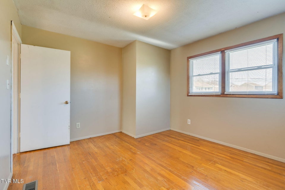 Photo #15: 2907 Indian Ridge Road