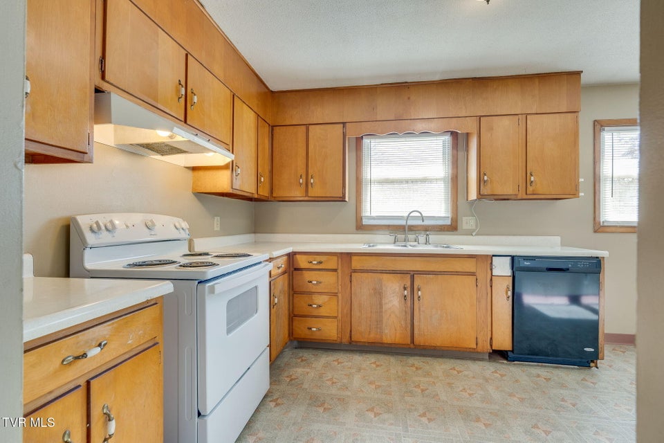 Photo #9: 2907 Indian Ridge Road