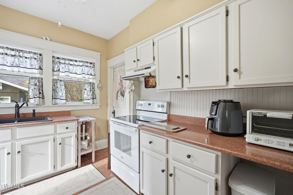 Photo #14: 15 Proctor Circle