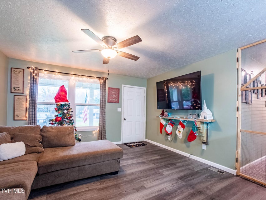 Photo #4: 117 Hidden Valley Drive