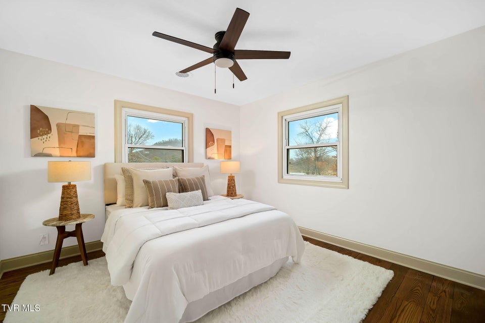 Photo #15: 1008 Crocus Street