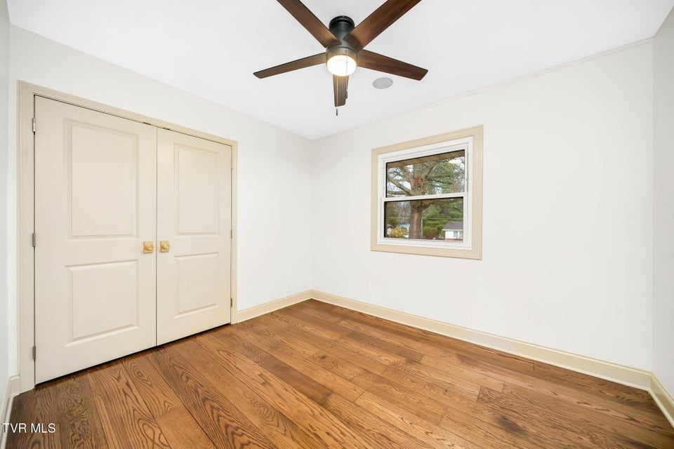 Photo #16: 1008 Crocus Street