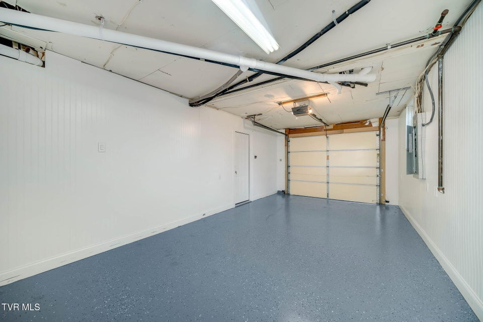 Photo #18: 1008 Crocus Street