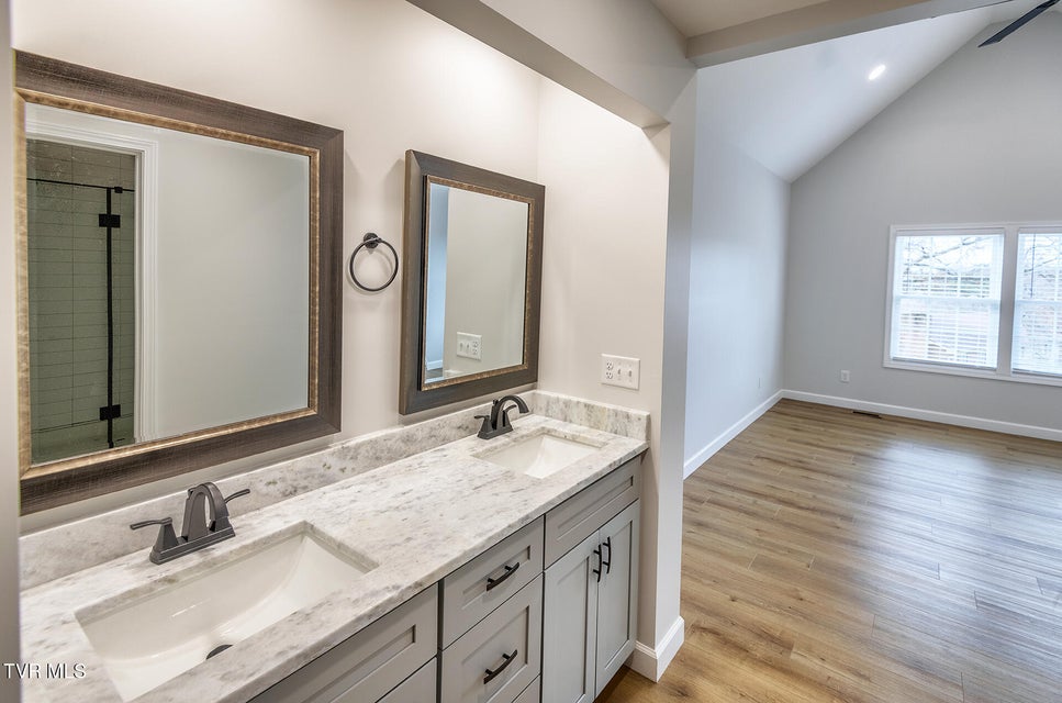 Photo #26: 1111 Vestal Court