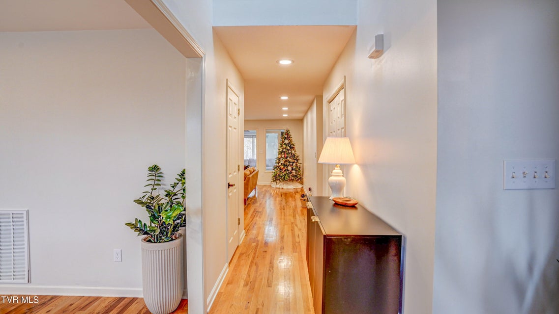 Photo #9: 1018 Laurelwood Drive