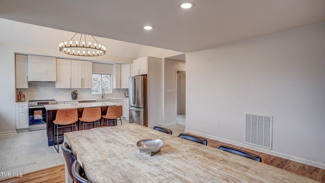 Photo #14: 1018 Laurelwood Drive