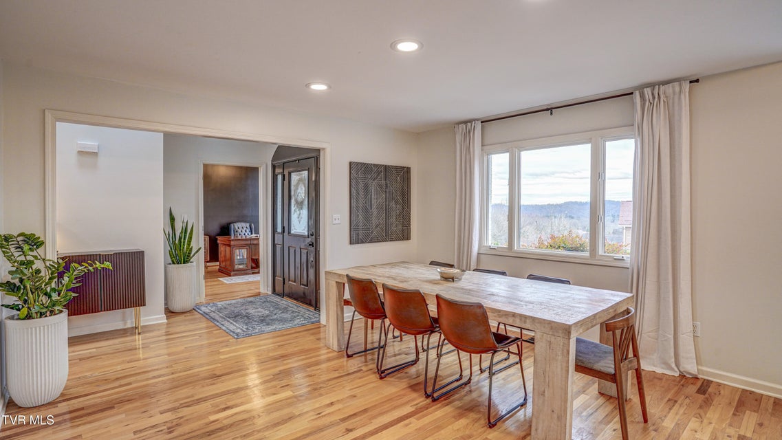 Photo #15: 1018 Laurelwood Drive