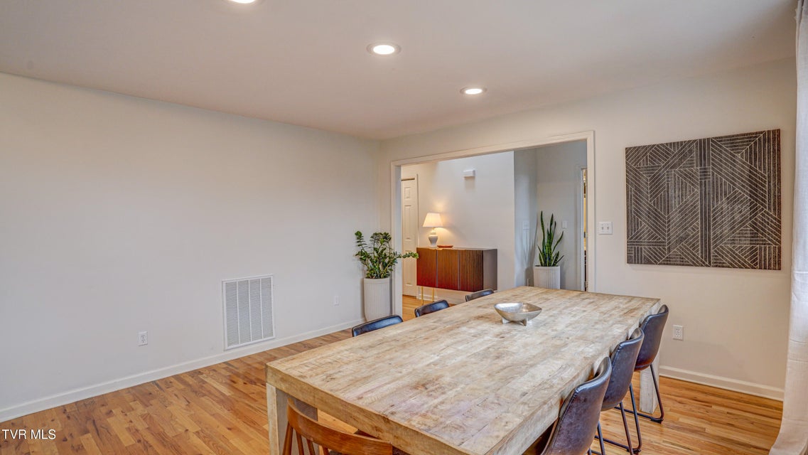 Photo #16: 1018 Laurelwood Drive