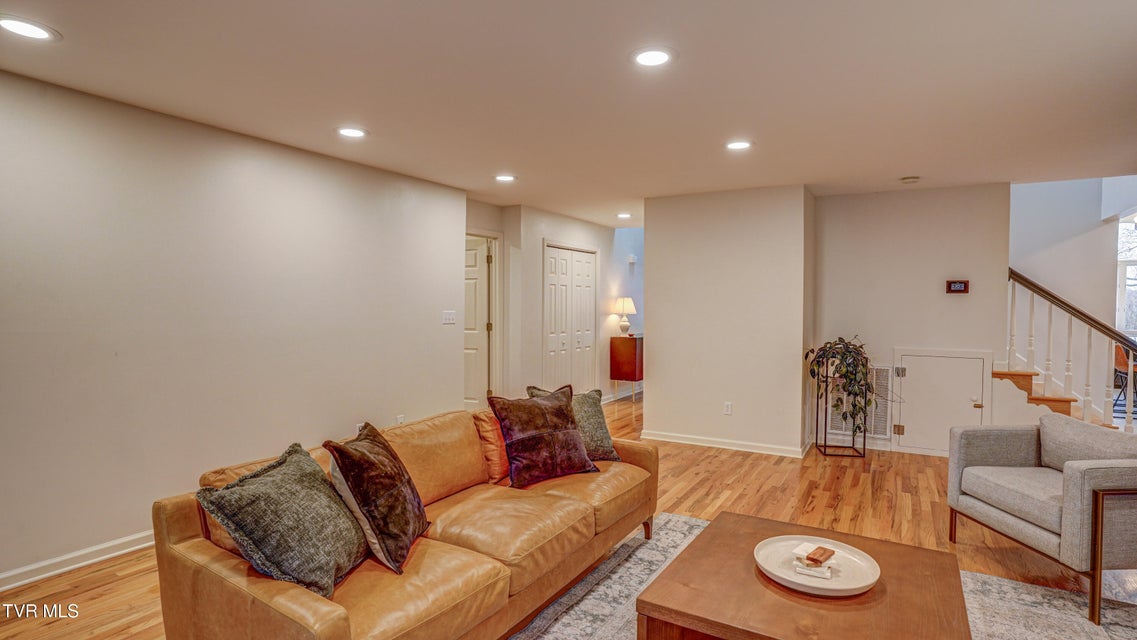 Photo #36: 1018 Laurelwood Drive