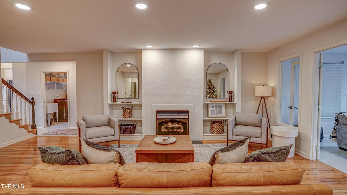 Photo #38: 1018 Laurelwood Drive