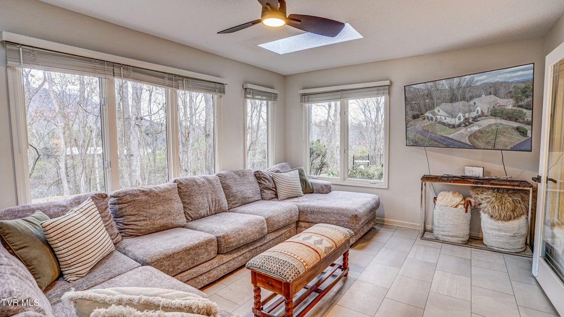 Photo #41: 1018 Laurelwood Drive