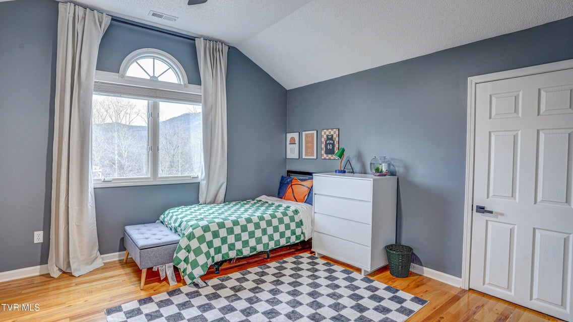 Photo #65: 1018 Laurelwood Drive