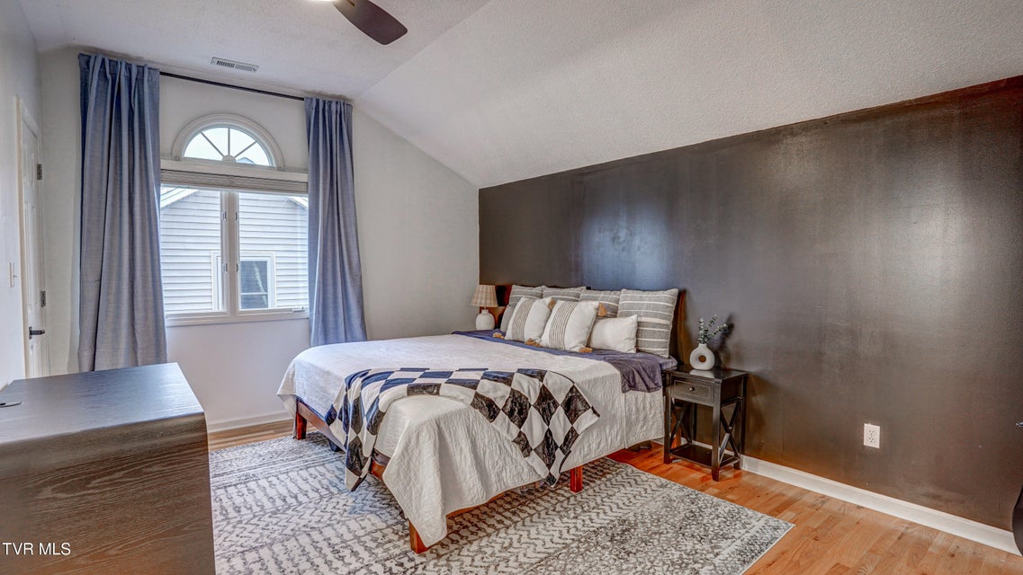 Photo #72: 1018 Laurelwood Drive