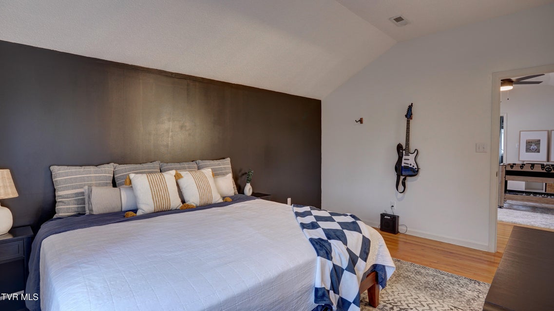 Photo #74: 1018 Laurelwood Drive