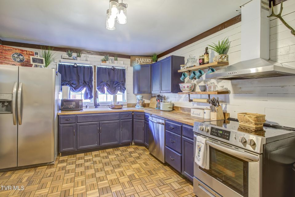 Photo #25: 461 Bunker Hill Road