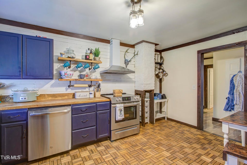 Photo #26: 461 Bunker Hill Road