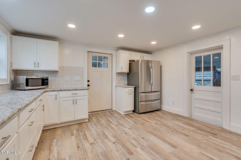 Photo #19: 2149 Siam Road