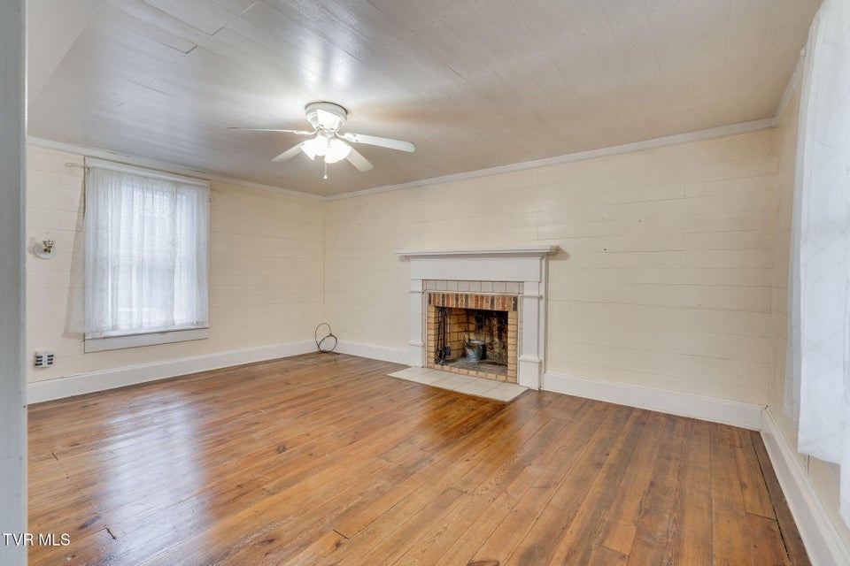 Photo #20: 2149 Siam Road