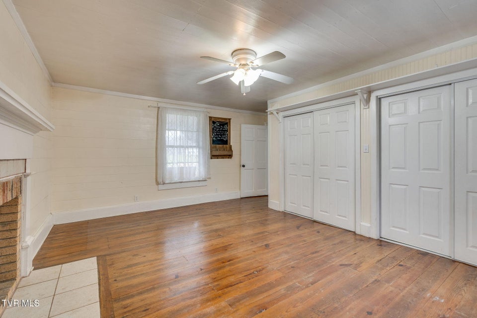 Photo #22: 2149 Siam Road