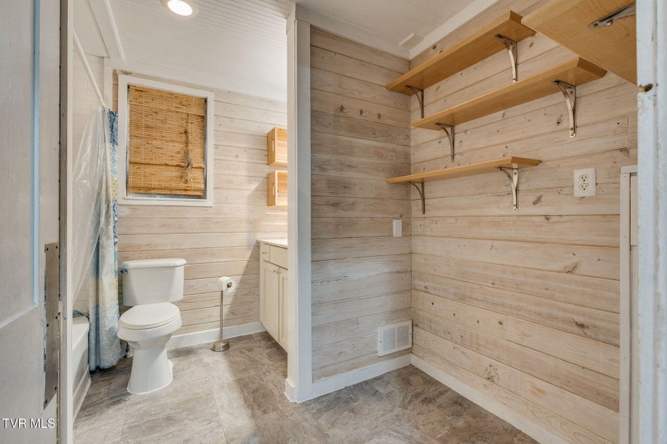 Photo #23: 2149 Siam Road