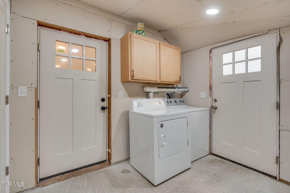 Photo #36: 2149 Siam Road