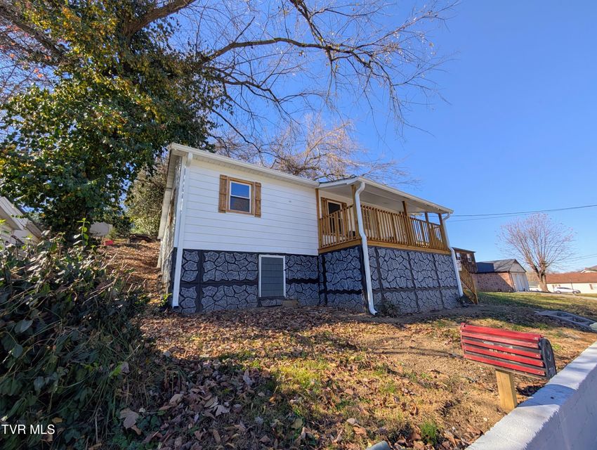 Photo #21: 701 Well Street