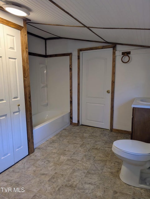 Photo #16: 701 Well Street