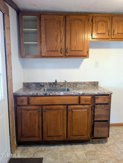 Photo #8: 701 Well Street