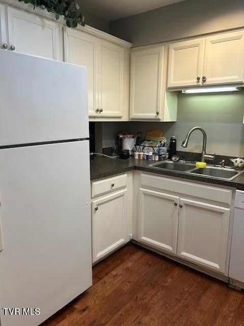 Photo #9: 512 Fleetwood Court