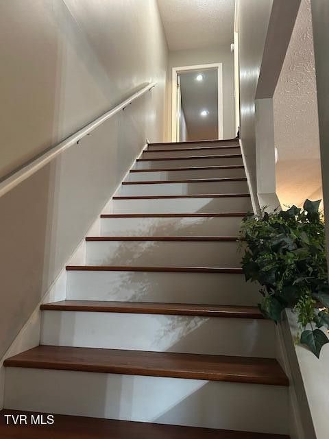 Photo #18: 512 Fleetwood Court