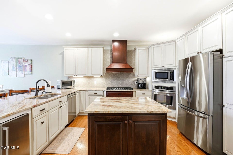 Photo #10: 34 Whitehall 