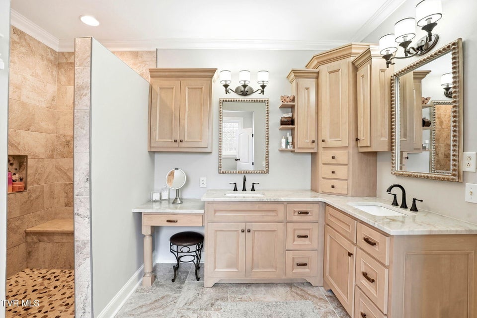 Photo #23: 34 Whitehall 