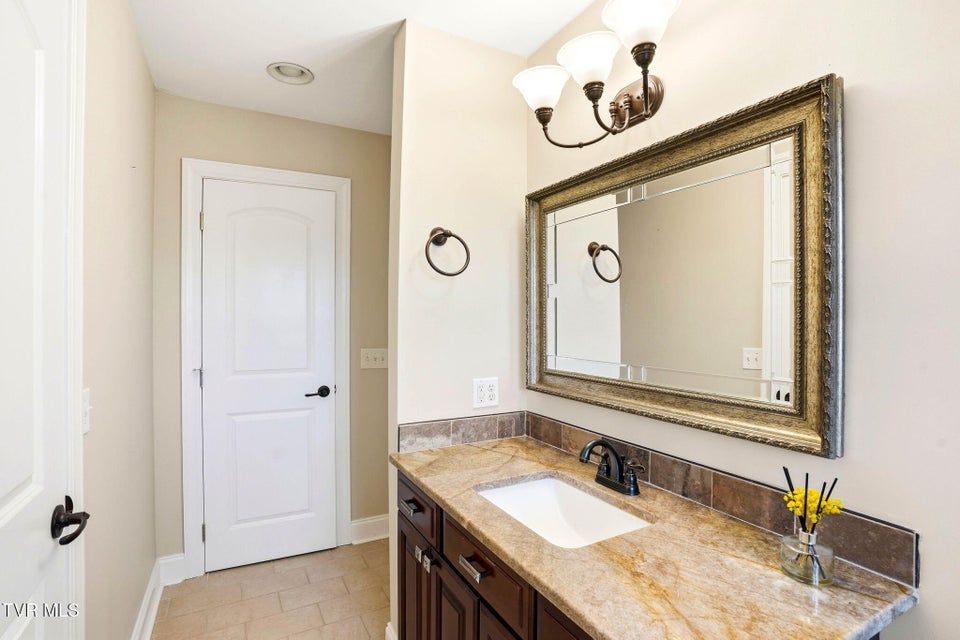 Photo #27: 34 Whitehall 