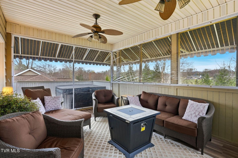 Photo #31: 34 Whitehall 