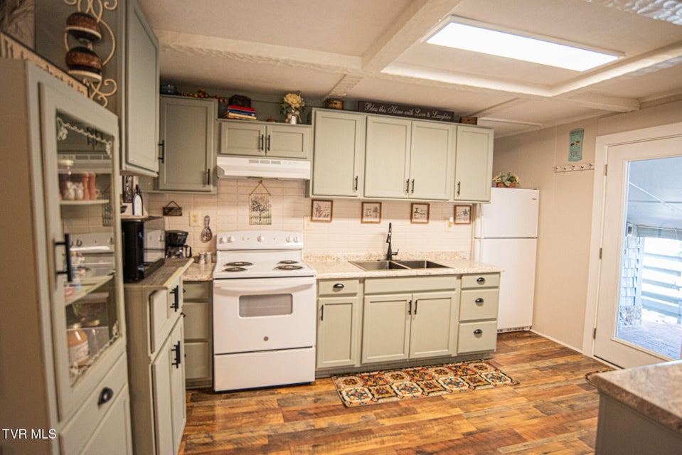 Photo #8: 41829 Wilderness Road